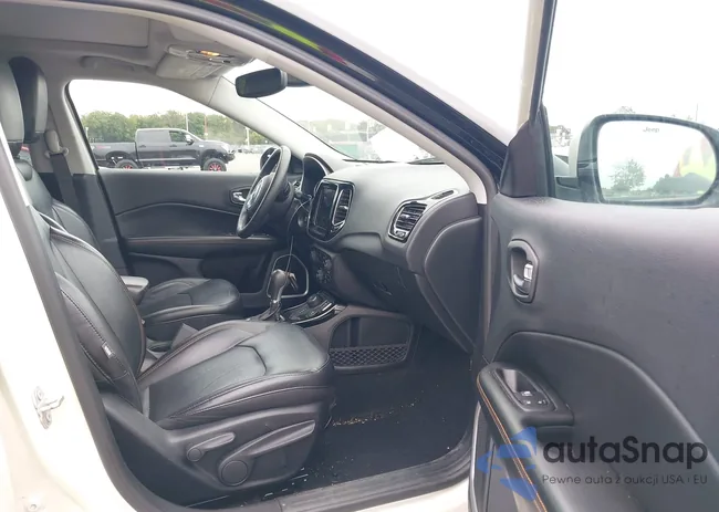 3C4NJDCB9JT471009: 43267071