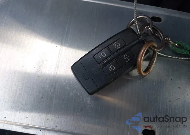 1LNHM94R19G611904: 43266498