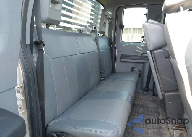 1FT7X2A61EEB50931: 43268146