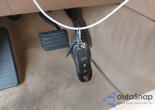 WP1AA2A2XGLA00611: 43267501