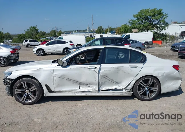 WBA7B0C52JG527303: 43267694