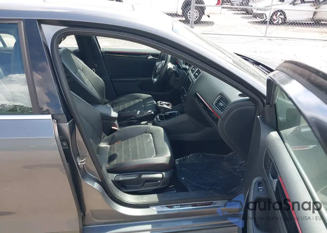 3VW4T7AJ7GM375204: 43269347