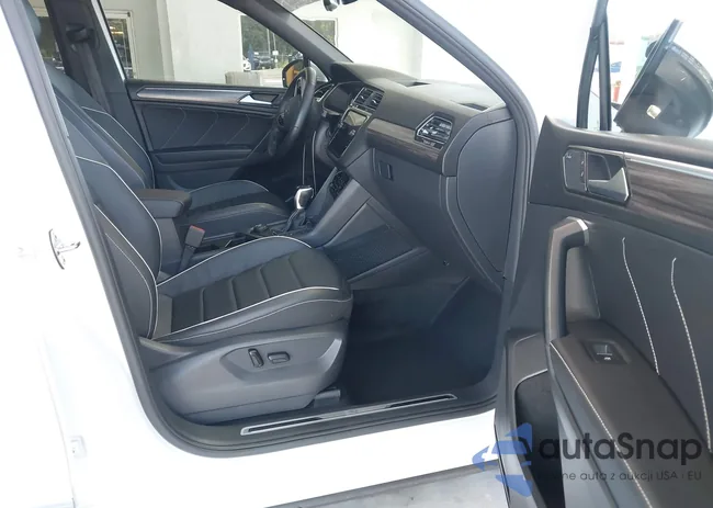 3VV4B7AX6RM048808: 43268476