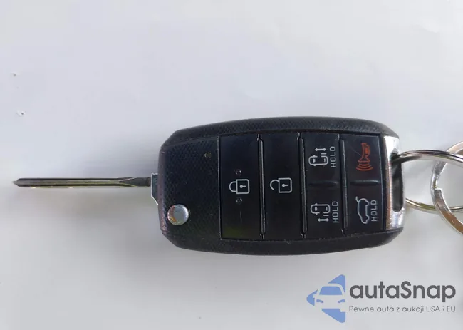 KNDMB5C19G6110808: 43268641