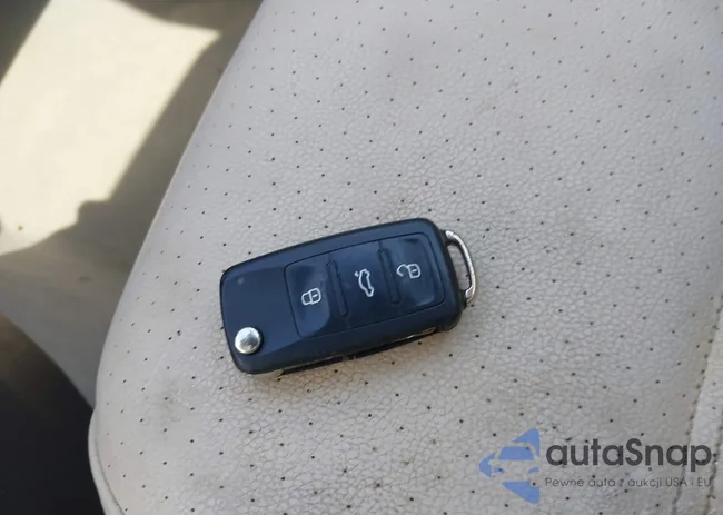 3VWD17AJ2EM371855: 43269980