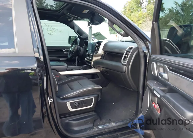 1C6SRFJT6KN679215: 43270906