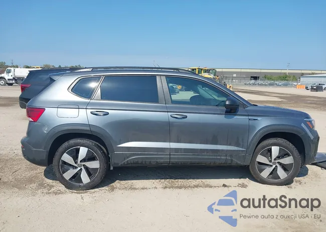 3VV8X7B27RM061105: 43271226