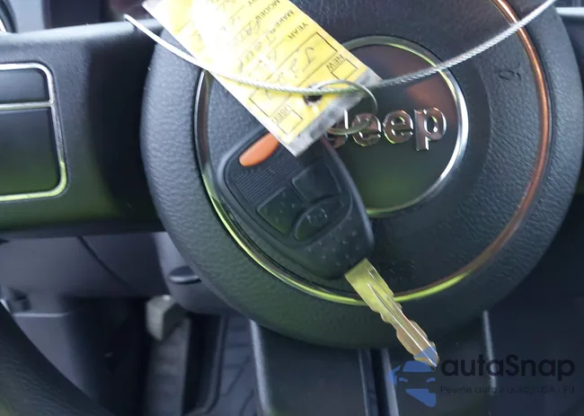 1C4NJRBB1CD576733: 43270644