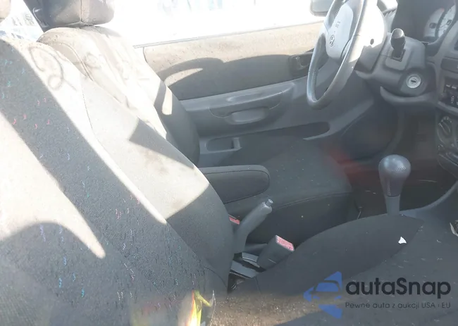 KMHCG35C44U305301: 43270652