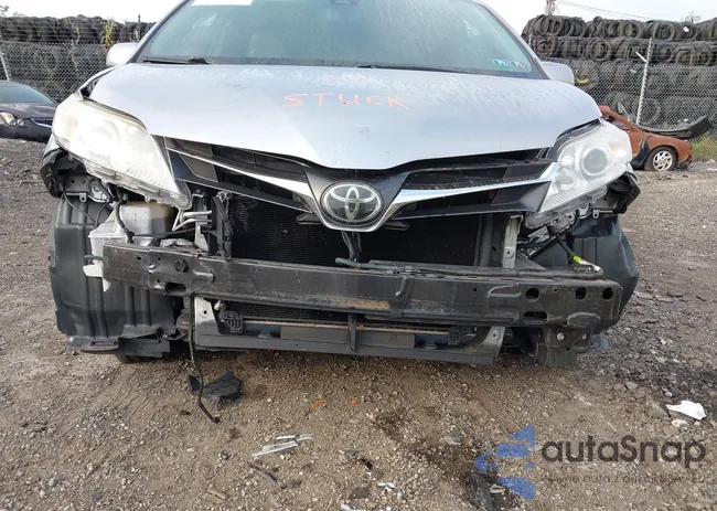 5TDJZ3DC9JS199452: 43270672