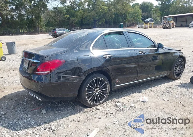 W1KWF8DB2MR651527: 43272215