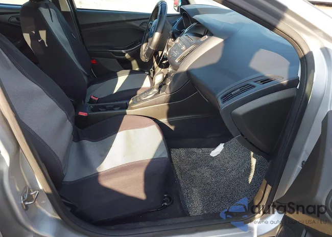 1FADP3E21GL274282: 43271733