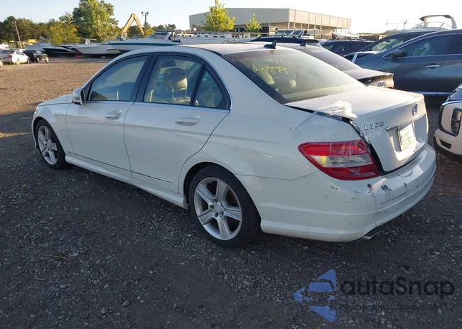 WDDGF8BB3AR121957: 43272830