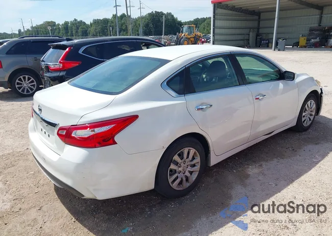 1N4AL3AP1HN318223: 43273148