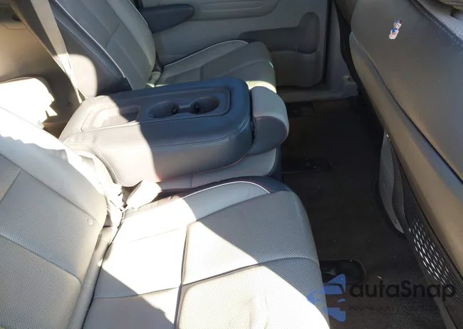 KNDMB5C14H6254221: 43273399