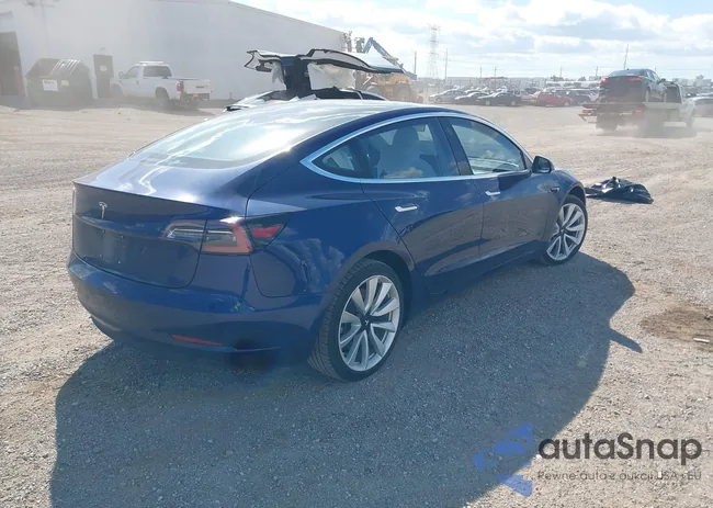 5YJ3E1EB4JF097771: 43272670