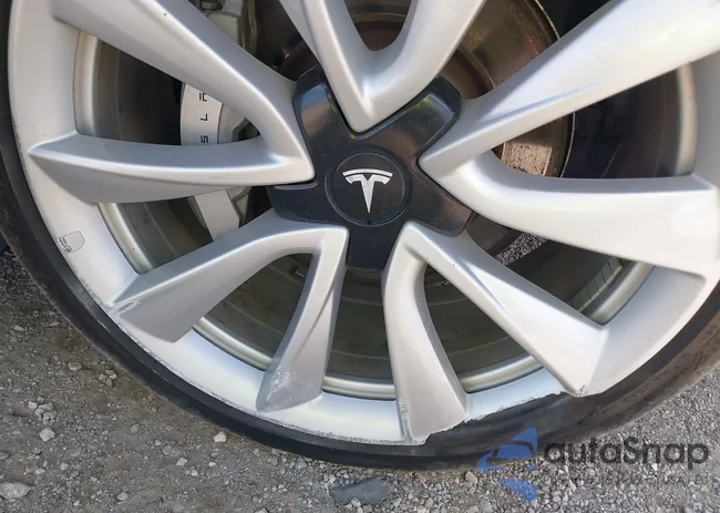 5YJ3E1EB4JF097771: 43272670