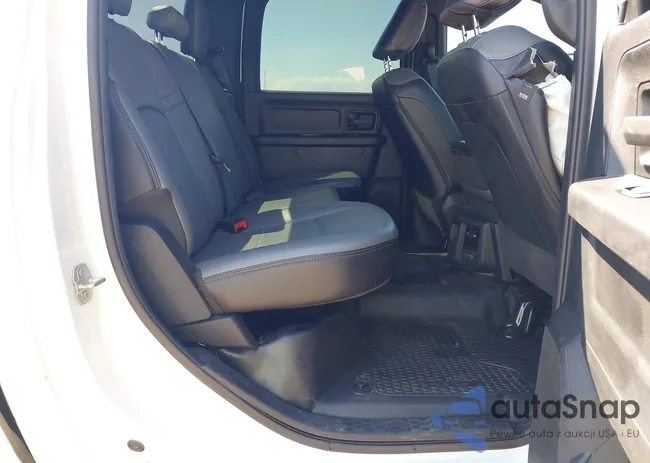 3C6UR5CJ0RG306401: 43272764