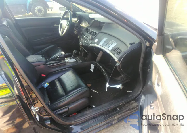 1HGCP2F61BA137379: 43273449