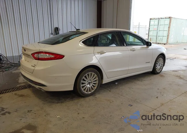 3FA6P0LU5DR219326: 43273694