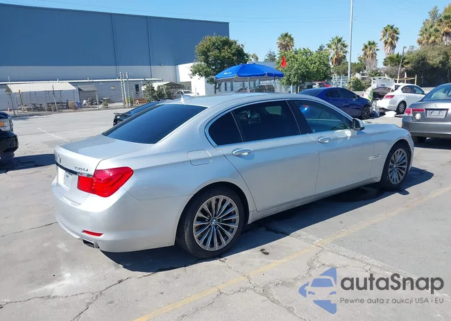 WBAKB8C51BC851635: 43273700