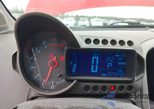 1G1JC6SH8F4140342: 43275352