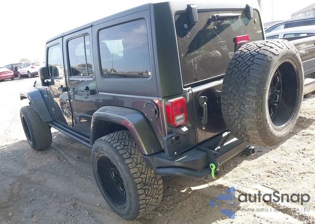 1C4BJWDG2JL869831: 43275972