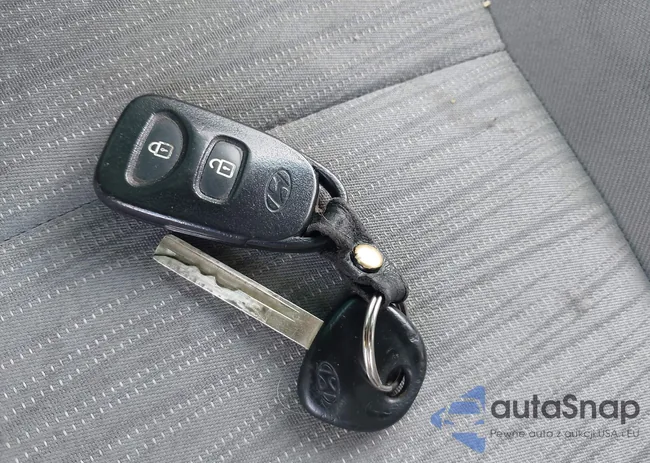 KMHCT4AE5HU321831: 43276061