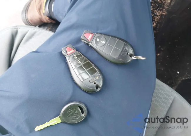 3C6UR5HL6EG251862: 43275520