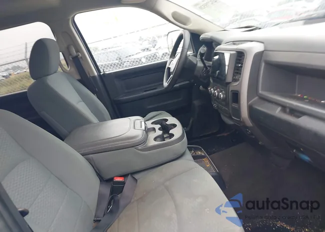 3C6UR5HL6EG251862: 43275520