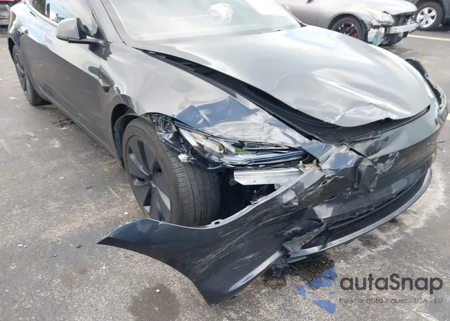 5YJ3E1EA2RF743635: 43277137