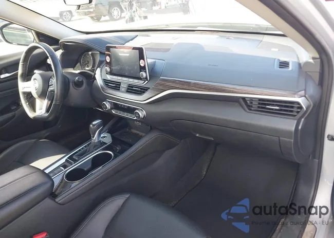 1N4BL4EW0NN420975: 43277277