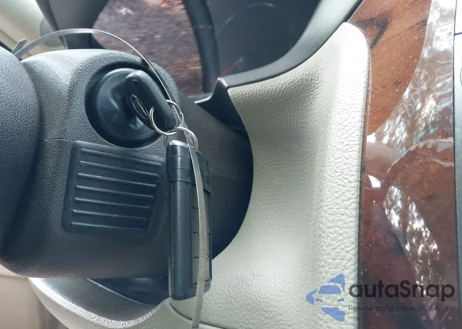 1G6KD57Y88U190885: 43277311