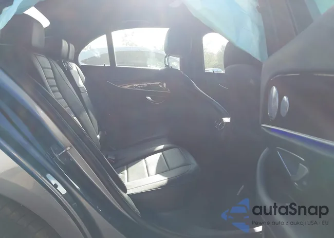 WDDZF4KB2HA037834: 43276417