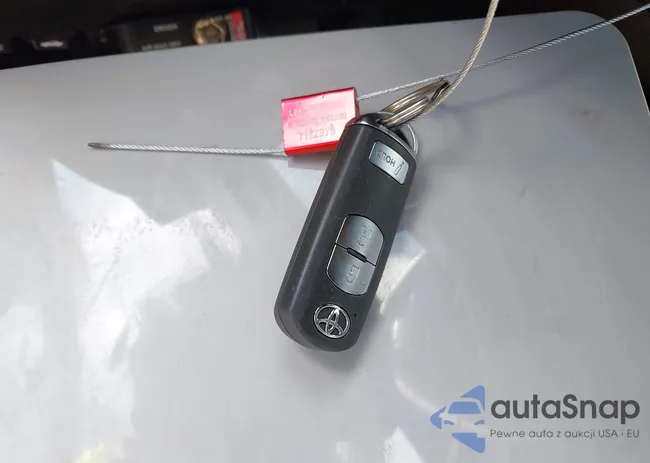 3MYDLBJV0LY704094: 43277404