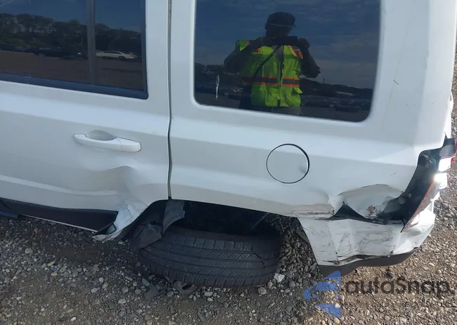 1C4NJRFB9GD724949: 43280308