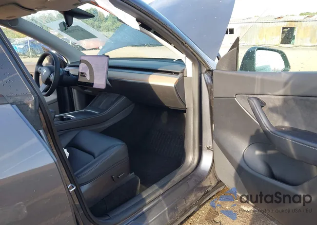 5YJYGDEE2MF249823: 43279589