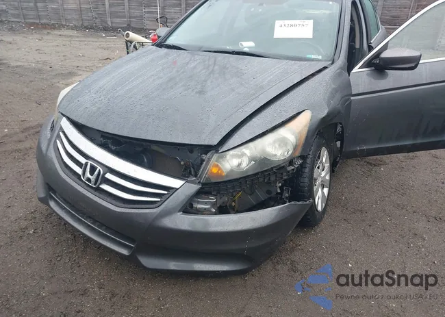 1HGCP2F32BA037751: 43280757