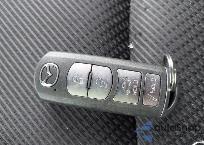 3MZBN1U70JM228468: 43282179