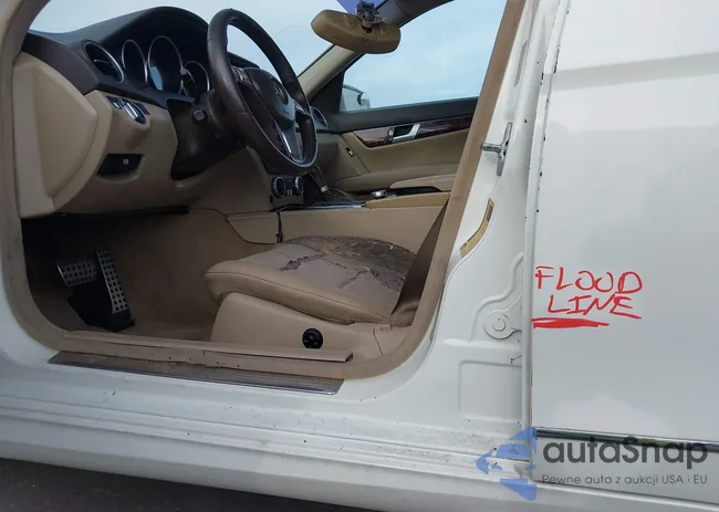 WDDGF4HB1CR197485: 43282234