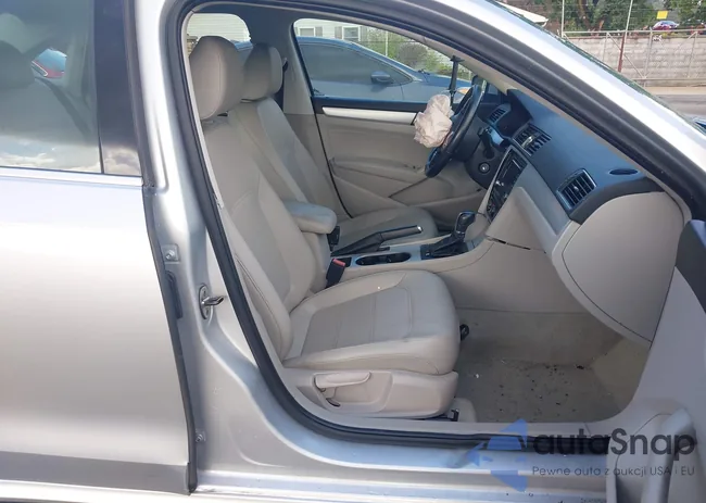 1VWBP7A38DC006684: 43282303