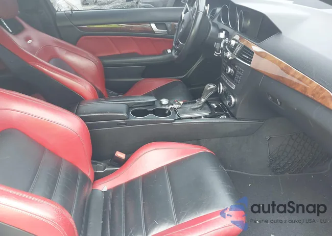 WDDGJ7HBXCF802671: 43281504