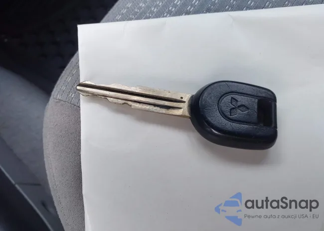 JA4MT31R22J040076: 43282882