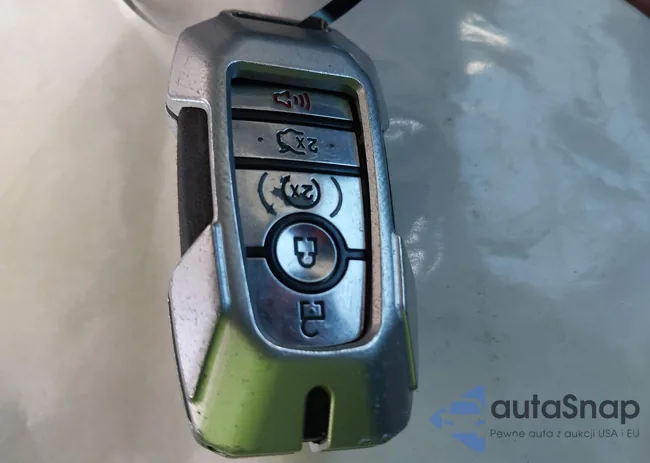 1FA6P8AM3G5206714: 43283378