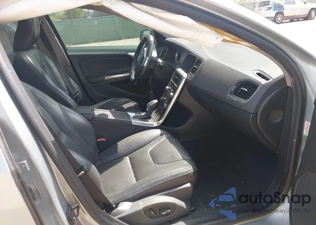 YV1612FS0D2231027: 43283882