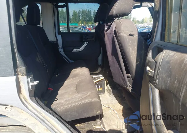 1C4HJWEGXDL696718: 43283964