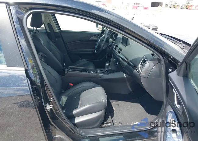 3MZBN1W31JM186208: 43284133