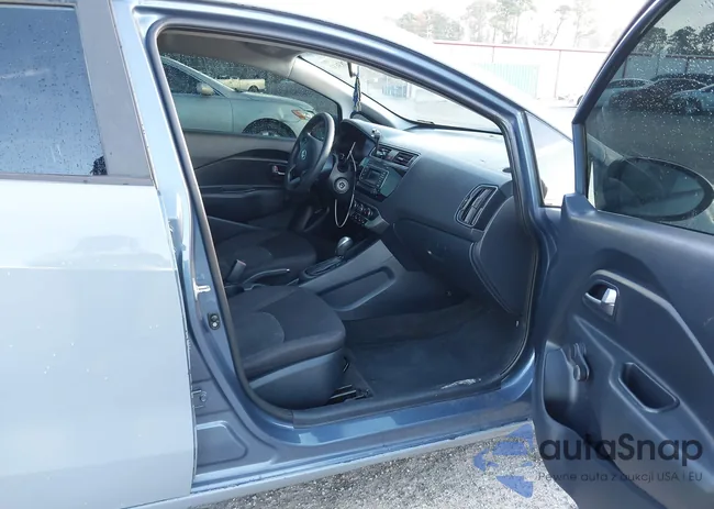 KNADM4A35G6681864: 43283631