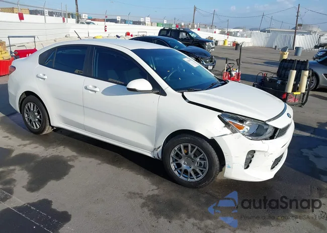 3KPA24AD4LE309568: 43283670