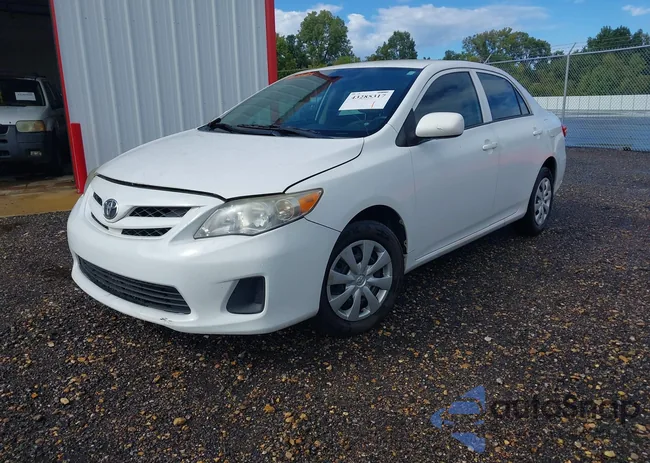 2T1BU4EE2DC103733: 43285317